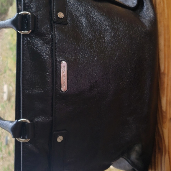 Black Leather Michael Kors handbag. - Picture 6 of 10